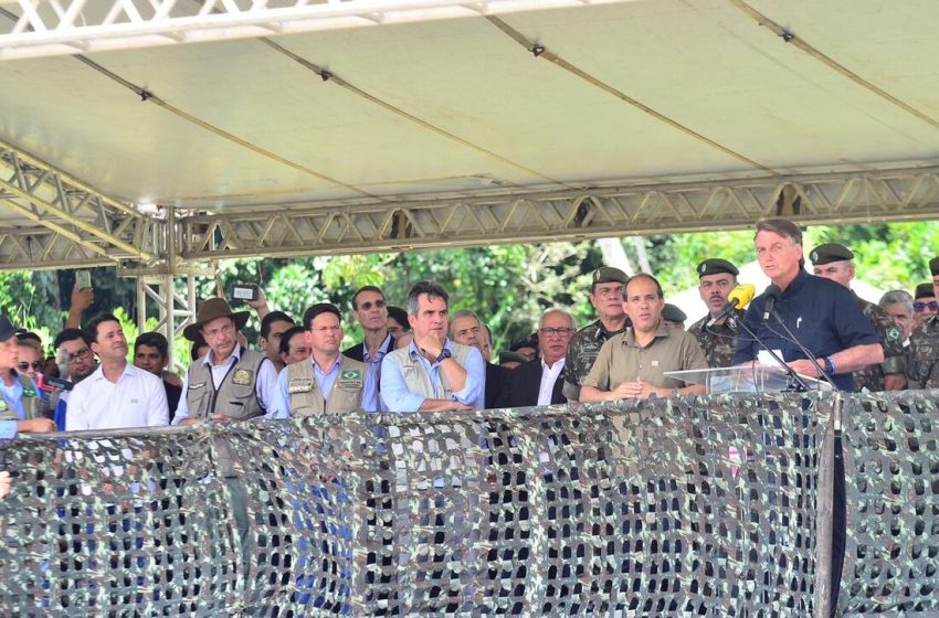  Bolsonaro lançou pedra fundamental da Escola de Sargentos do Exército em Pernambuco.