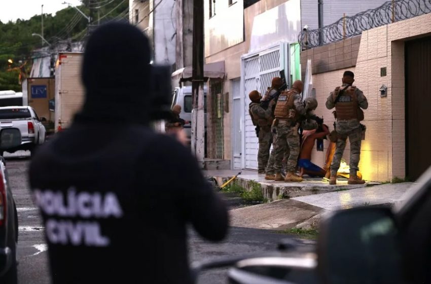  17 pessoas são presas suspeitas de integrar grupo que roubava motoristas de aplicativos em cidades de Sergipe e Alagoas.