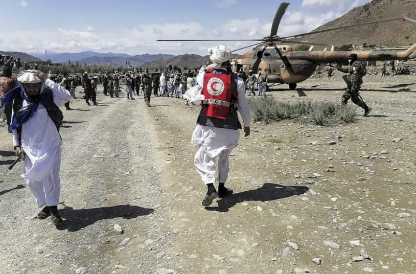  Terremoto no leste do Afeganistão deixa mais de mil mortos.