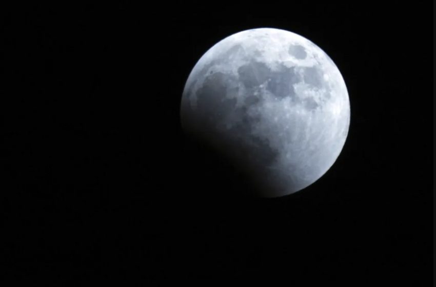  2023 terá 12 chuvas de meteoros, 4 eclipses e lua azul.
