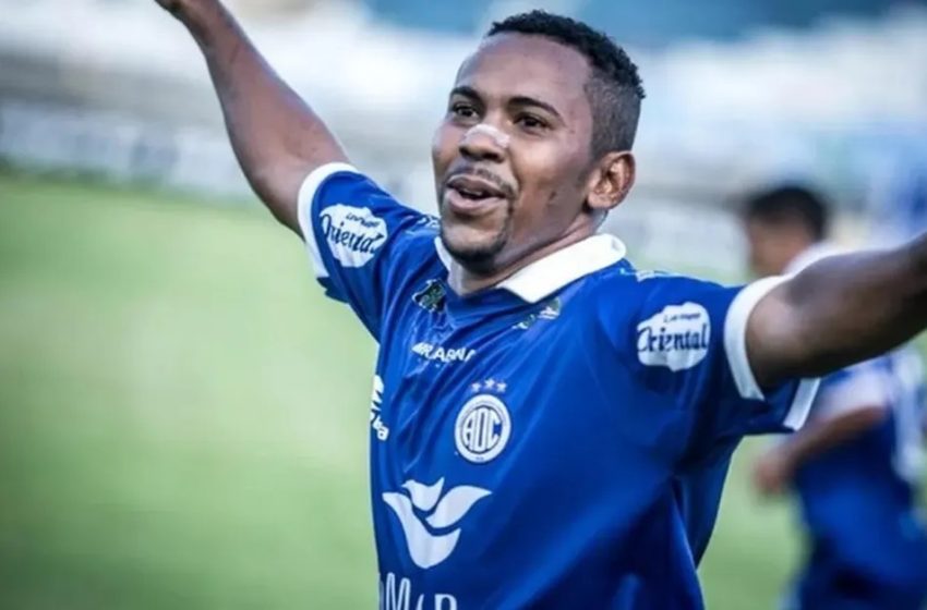  Ex-jogador de futebol, Da Silva é morto a tiros no distrito de Izacolândia, em Petrolina.