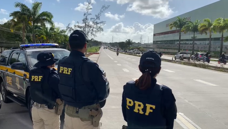  PRF registra 45 acidentes de trânsito com 53 feridos e duas mortes em BRs de Pernambuco no feriadão.