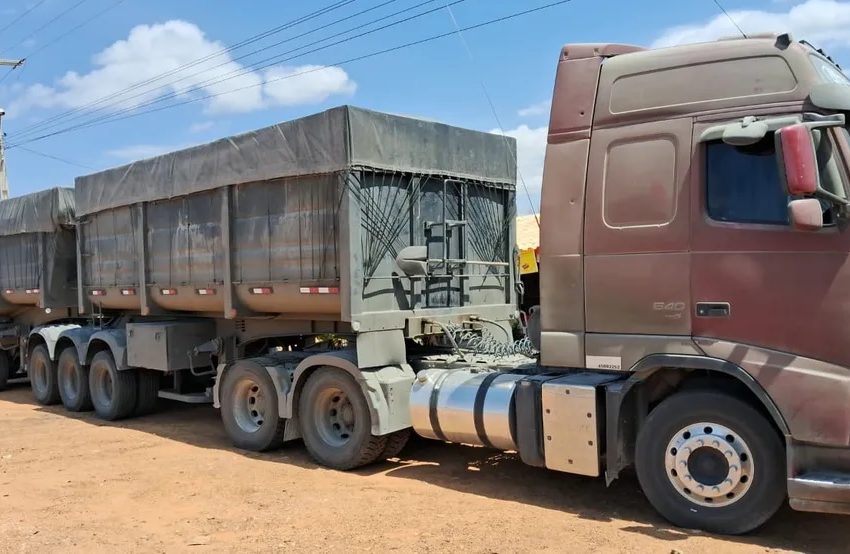  PRF apreende 342 toneladas de excesso de carga durante operação em três cidades do Sertão.