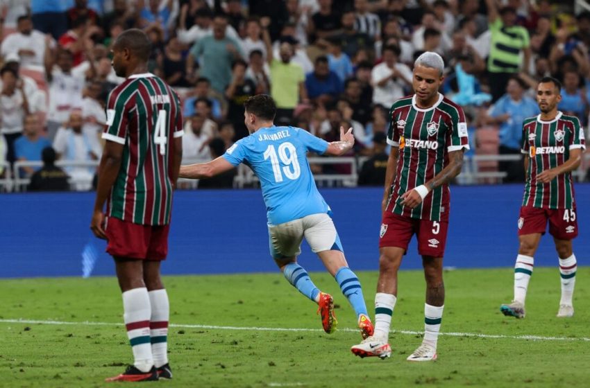  Manchester City goleia Fluminense e levanta taça do Mundial de Clubes.