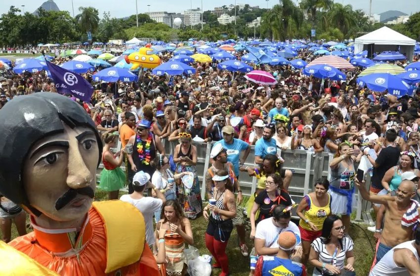  Sancionada lei que torna patrimônio cultural os blocos de carnaval.